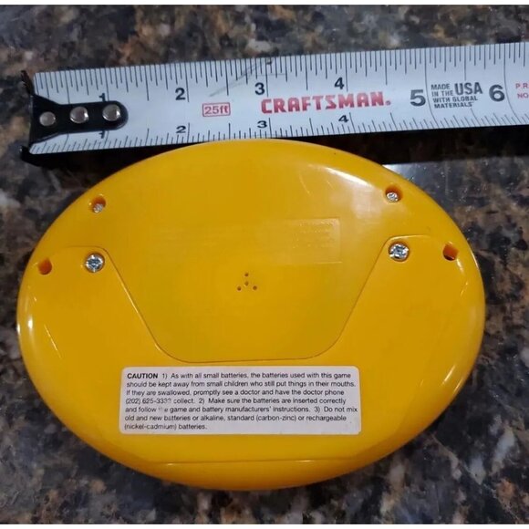 Simon Mini Game Yellow by Hasbro Mimic Memory Hand Held Electronic Game 2002 - Picture 3 of 4